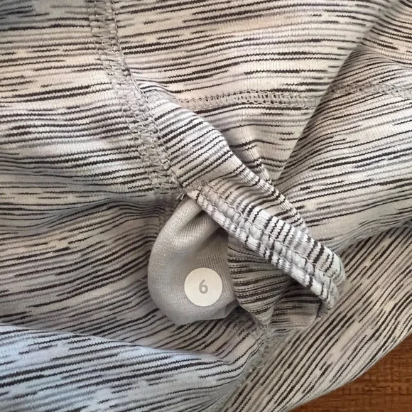 Lululemon | Wunder Under Crop (Hi-Rise) - Picture 7 of 7